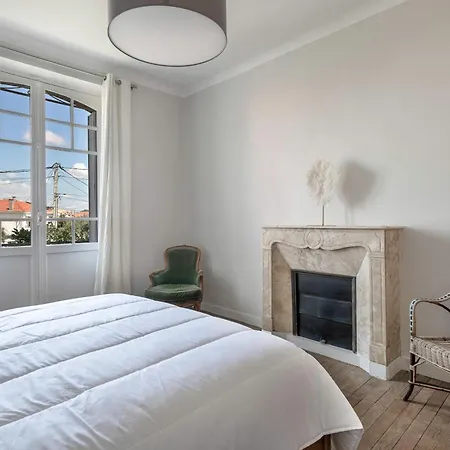 De Charme Classee A Tharon Pour 14 Вилла