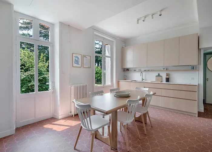 De Charme Classee A Tharon Pour 14 *